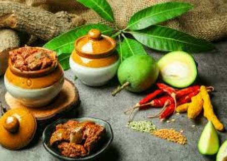 எந்த வீட்டில் சாப்பாடுக்கு ஊறுகாய் இருக்கிறது. அந்த வீட்டில் தரித்திரம் இருக்காது.