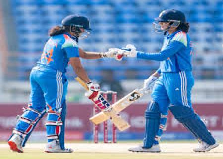 இந்தியாவின் மந்தனா, பிரதிகா சதம் அடித்து கோப்பையை கைப்பற்றி வெற்றி.