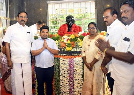 தியாகி சங்கரலிங்கனார் அவர்களின் 130-வது பிறந்த தினத்தை முன்னிட்டு அன்னாரது சிலைக்கு மாவட்ட ஆட்சித்தலைவர் அவர்கள் மாலை அணிவித்து மரியாதை செலுத்தினார்.