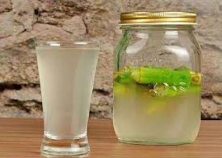 தண்ணீரில் இரவு முழுவதும் ஊற வைத்த வெண்டைக்காய்   நீர்.