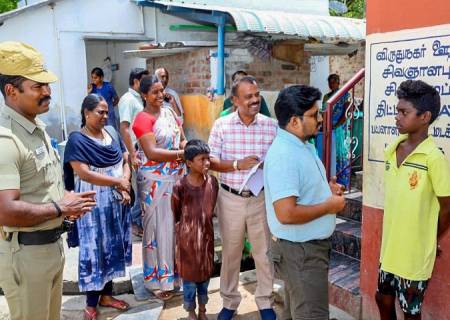 விருதுநகர் ஊராட்சி மற்றும் விருதுநகர் நகராட்சி பகுதிகளில் பள்ளிகளில் இடைநிற்றல் ஆன மாணவர்களை, மீண்டும் பள்ளியில் சேர்க்கும் வகையில் மாவட்ட ஆட்சித்தலைவர்   அவர்கள்   சிறப்பு கள ஆய்வு