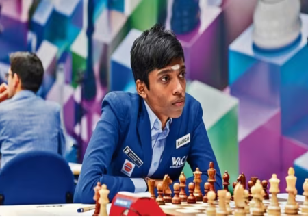 உலக செஸ் கோப்பை தொடரில்,  பிரக்ஞானந்தா வெற்றி பெற்றார்.