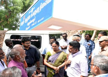 இலுப்பையூர் ஊராட்சியில் புதிதாக கட்டிமுடிக்கப்பட்டுள்ள அரசு ஆரம்ப சுகாதார நிலையத்தினை மாவட்ட ஆட்சித்தலைவர் அவர்கள்   நேரில் சென்று பார்வையிட்டு ஆய்வு