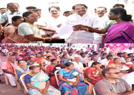 சிதம்பராபுரம் கிராமத்தில் நடைபெற்ற மக்கள் தொடர்பு திட்ட முகாமில் 298  பயனாளிகளுக்கு  அரசின் பல்வேறு நலத்திட்ட உதவிகளை அமைச்சர் அவர்கள் வழங்கினார்.