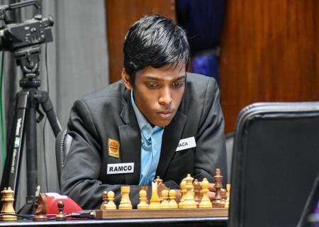 பிரீஸ்டைல்' கிராண்ட்ஸ்லாம் செஸ் டூர் ,பிரக்ஞானந்தா கார்ல்சனை வென்றார்.