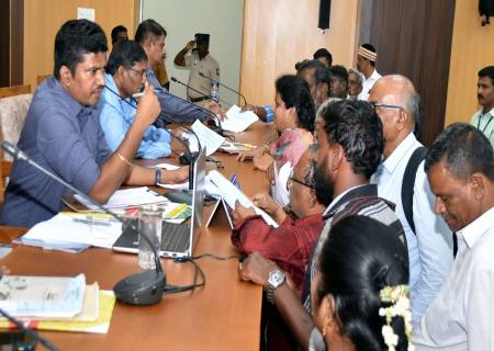 மக்கள் குறைதீர்க்கும் நாள் கூட்டம் மாவட்ட ஆட்சித்தலைவர்  அவர்கள் தலைமையில் நடைபெற்றது.