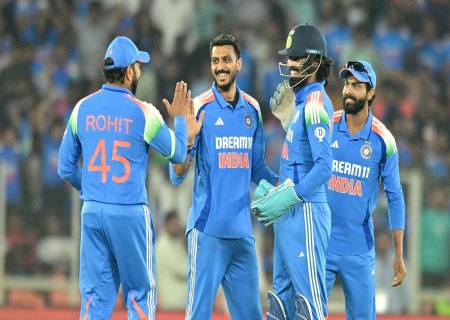 'ஆண்டர்சன் சச்சின் டிராபி'  கிரிக்கெட்   டெஸ்ட்