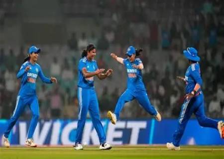 பிரிஸ்பேனில் கிரிக்கெட் மூன்று போட்டிகள் கொண்ட ஒருநாள் தொடர்.