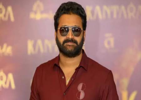 அக்., 2ல் படம் ரிலீஸாகிறது.காந்தாரா படத்தின் இரண்டாம் பாகமாக 'காந்தாரா சாப் டர் 1'    படம் உருவாகி வருகிறது.