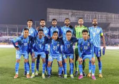 17 வயதுக்குட்பட்டோருக்கான தெற்காசிய ஜூனியர் கால்பந்தில் அரையிறுதிக்கு முன்னேறியது இந்தியா .