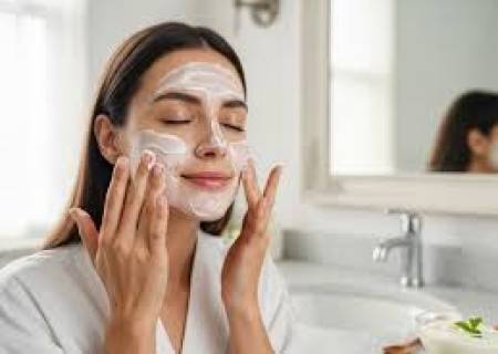 உடலுக்கு ஆரோக்கியம் அளிக்கும் தயிர், சரும பராமரிப்பிற்கும் உதவுகிறது.