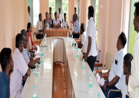 மல்லாகிணறு பேரூராட்சி அலுவலகத்தில் சிறப்புத் தீவிரத் திருத்தப் பணிகள் குறித்த ஆய்வுக் கூட்டம்.