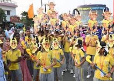 அயர்லாந்து நாட்டு ஹாக்கி போட்டியில் பங்கேற்பதற்காக நேற்று மதுரை விமான நிலையம்  வந்த வீரர்கள் மதுரையின் வரவேற்பை வியந்து ரசித்தனர்.