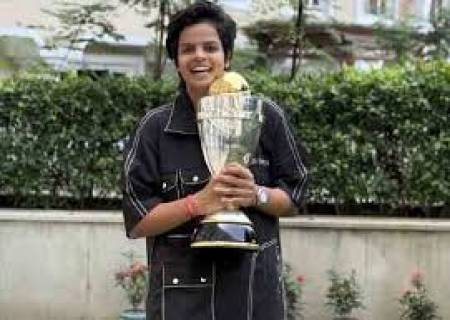 (ஐ.சி.சி.,) விருது பரிந்துரை பட்டியலில் இந்திய அணி துவக்கவீராங்கனை ஷைபாலி வர்மா இடம் பெற்றார்.