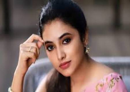 . '666 ஆப்ரேஷன் ட்ரீம் தியேட்டர்' என்ற படம் மூலம் மீண்டும் கன்னடத்தில் நடிக்கிறார். பிரியங்கா மோகன் .