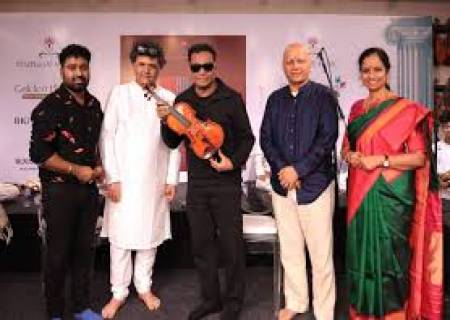 வயலின் கலைஞர் கணேஷ் ராஜ கோபாலன், கிராமி விருது பெற்றார்.