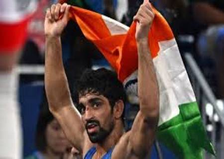புரோ மல்யுத்த ஏலத்தில் இந்தியாவின் அமன் ஷெராவத்தை வாங்க புரோ மல்யுத்த ஏலத்தில் வாங்க போட்டி .