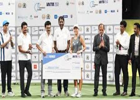சர்வதேச டென்னிஸ் சென்னையில் நடந்த தொடரில் மேக்ஸ் ஹாக்கிஸ், கோப்பை வென்றார்.
