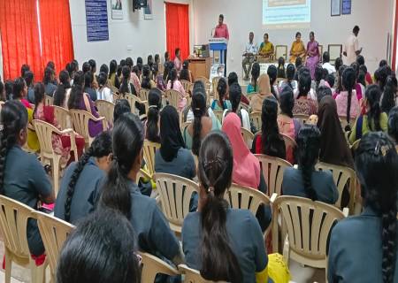 ராம்கோ இன்ஸ்டிட்யூட் ஆஃப் டெக்னாலஜி கல்லூரி கருத்தரங்கில்  குழந்தை திருமணத்தைத் தடுக்க சமூக வலைதளங்களை கருவியாக பயன்படுத்த வேண்டும் – சமூக ஆர்வலர்கள் கோரிக்கை.