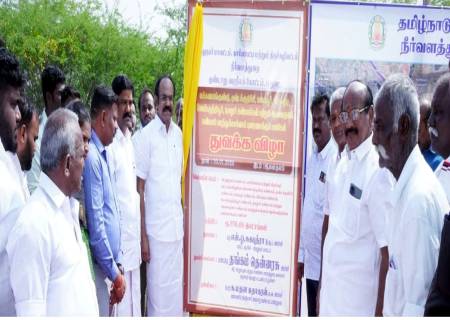 7 கண்மாய் மற்றும் 1 கண்மாய் வரத்துக் கால்வாய்  புனரமைத்தல் பணிகளை  அமைச்சர்  அவர்கள் அடிக்கல் நாட்டி துவக்கி வைத்தார்.