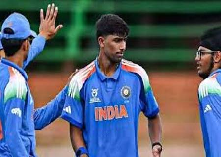 இளம் இந்திய அணி 'யூத்' உலக கோப்பை கிரிக்கெட்டில், 10 வது முறையாக பைனலுக்குள் நுழைந்தது.