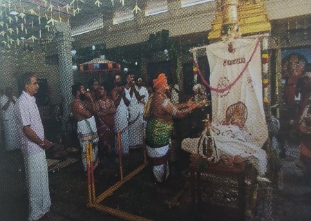 அருள்மிகு சொக்கர் கோவில் என்ற ஸ்ரீ மீனாக்ஷி சுந்தரேச்வரர் திருக்கோவில் முதலாம் திருநாள்.