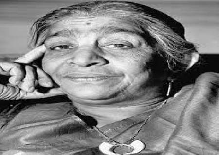 இந்தியாவின் நைட்டிங்கேல்' என்றுஅழைக்கப்படுபவர், கவிக்குயில்சரோஜினிநாயுடு.