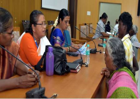 விருதுநகர் மாவட்டம் மக்கள் குறைதீர்க்கும் நாள் கூட்டம் நடைபெற்றது.