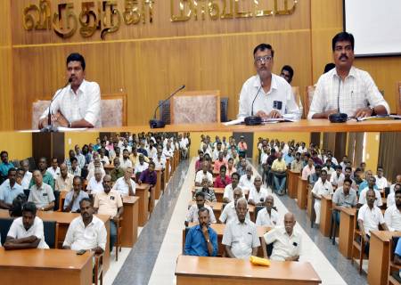 தேர்தல் நடத்தை விதிமுறைகள் தொடர்பாக தேர்தல் நடத்தை விதிமுறைகள் குறித்த ஆலோசனைக்கூட்டம் மாவட்ட தேர்தல் அலுவலர் / மாவட்ட ஆட்சித்தலைவர் அவர்கள்  தலைமையில் நடைபெற்றது.