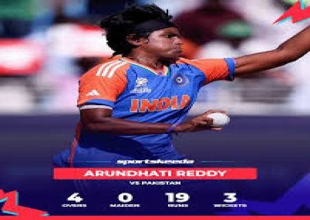 இந்தியாவின் வேகப்பந்து வீச்சாளர் அருந்ததி , கடந்தபிப்ரவரி மாதத்தின் சிறந்த வீராங்கனையாக தேர்வு செய்யப் பட்டார்.