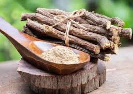 நுரையீரலை சுத்தம் செய்யும் அதிமதுரம்.
