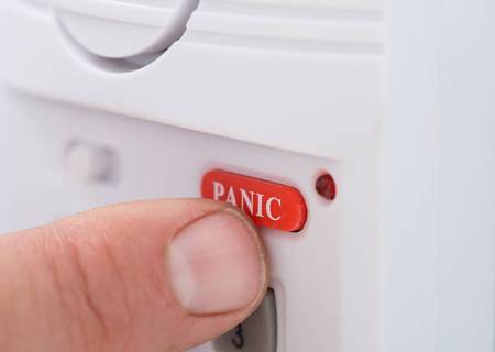 அனைத்து டாக்ஸிகளிலும் Panic Button கட்டாயம்! 