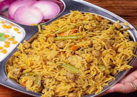 மீல் மேக்கர் பிரியாணி .