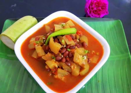 .சோயா பீன்ஸ் - சுரைக்காய் குழம்பு .