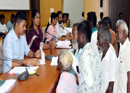 மக்கள் குறைதீர்க்கும் நாள் கூட்டம் மாவட்ட ஆட்சித்தலைவர் அவர்கள் தலைமையில் நடைபெற்றது.