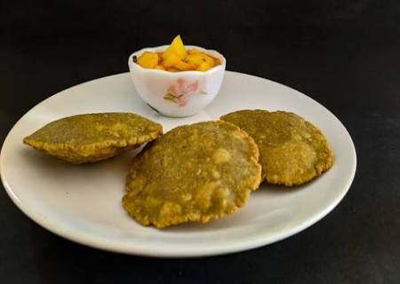 முருங்கைக் கீரை பூரி.