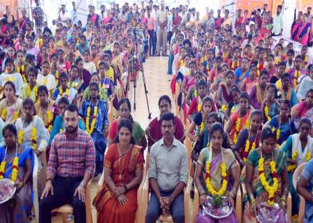 சமூக நலன் மற்றும் மகளிர் உரிமைத்துறை  அமைச்சர்அவர்கள் மாநிலம் முழுவதும் 43,600 கர்ப்பிணி பெண்களுக்கு சமுதாய வளைகாப்பு நடத்தி   சீதனப் பொருட்கள் வழங்கும் பணிகளை  தொடங்கி வைத்தார்.