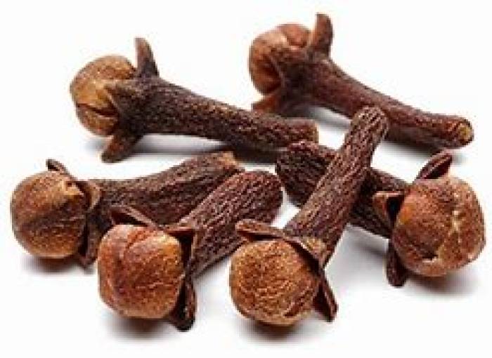 கல்லீரலை  பாதுகாக்கும் உலர்ந்த கிராம்பு மொட்டுகள்.