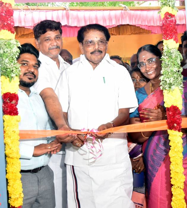 சாத்தூர் துணை மின் நிலைய அலுவலக வளாகத்தில், புதிய சாத்தூர் கோட்ட அலுவலகத்தை  பொதுமக்களின் பயன்பாட்டிற்காக பேரிடர் மேலாண்மைத்துறை அமைச்சர் அவர்கள்  திறந்து வைத்தார்.