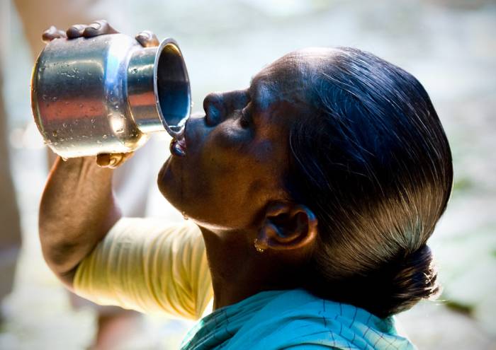 சாதாரண தண்ணீரே சிறந்தது.
