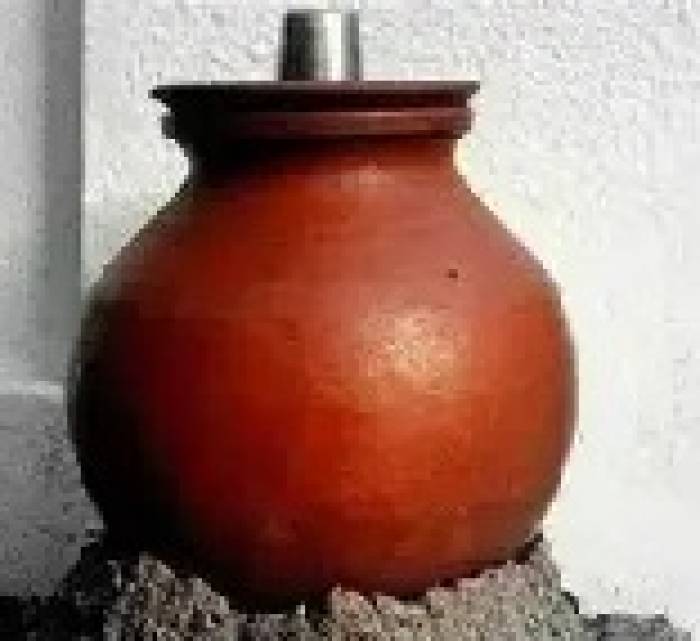 உடலுக்கு குளுமையான உணர்வு தரும் மண்பானை தண்ணீர்