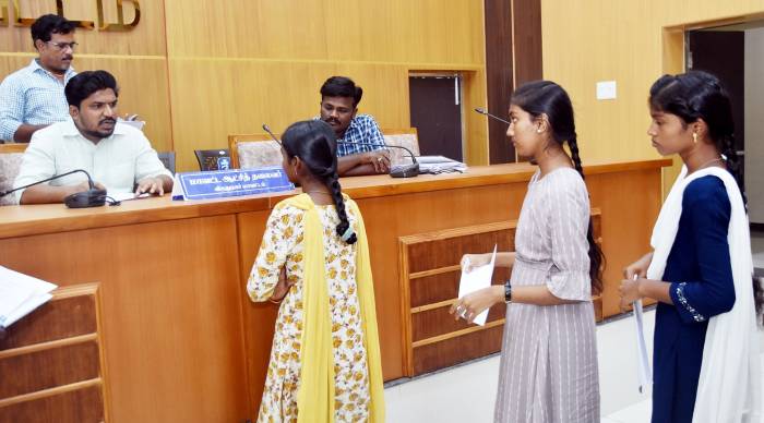 பன்னிரெண்டாம் வகுப்பு தேர்வு எழுதி தேர்ச்சி  பெற்ற மாணவர்களைக் கல்லூரி மற்றும் தொழிற்பயிற்சி கல்வியில் சேர்ப்பது தொடர்பான மூன்றாம் கட்டமாக சிறப்பு குறைதீர்க்கும் நாள் கூட்டம்