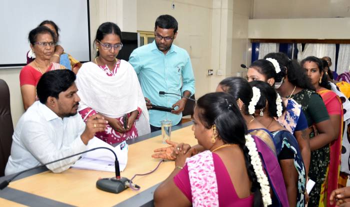 திருநங்கைகளுக்கான சிறப்பு குறைதீரக்கும் நாள் கூட்டம்  மாவட்ட ஆட்சித்தலைவர் அவர்கள் தலைமையில் நடைபெற்றது.