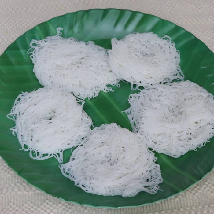 அம்மா பின்னிய நூலை, அவிழ்த்தால் போச்சு. 