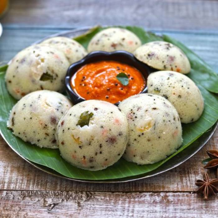 ரவை இட்லி .