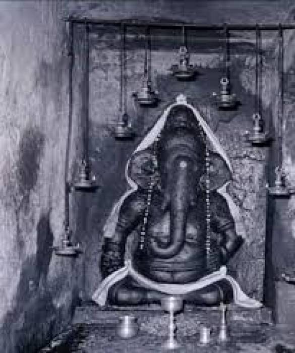 கேட்டதையெல்லாம் தரும் பிள்ளையார்பட்டி கற்பக விநாயகர்!