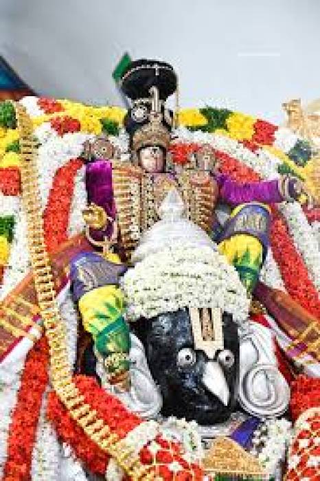 இன்று 11-10-25, 4ம் சனிக்கிழமையை முன்னிட்டு வேட்டை வெங்கடேச பெருமாள் கோயிலில்  கருட சேவை.