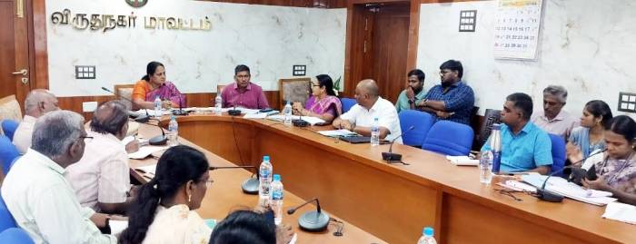 மாவட்டத்தில் குழந்தைகள் நலன் சார்ந்த பணிகள் குறித்து  தமிழ்நாடு குழந்தை உரிமைகள் பாதுகாப்பு ஆணையத்தின் உறுப்பினர்  திருமதி ஆர்.ஜெயசுதா அவர்கள் தலைமையில் கூராய்வுக் கூட்டம் நடைபெற்றது.