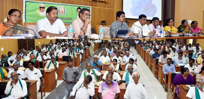 மாவட்ட ஆட்சித்தலைவர்   அவர்களின் தலைமையில் விவசாயிகள் குறைதீர் கூட்டம் நடைபெற்றது.