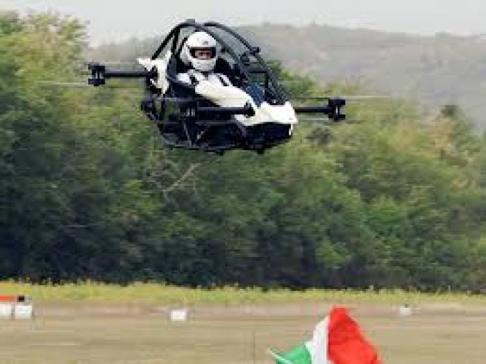 பயணியுடன் வானில் பறக்கும் முதல் ட்ரோன் ‘வருணா’ .